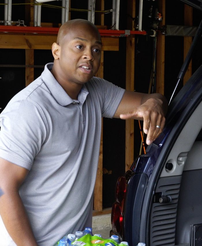 306607929_10160722255584973_7382666559947200371_n Jerry talking to neighbors in garage