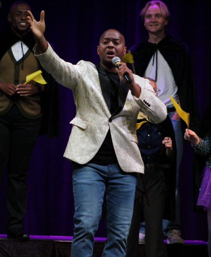 IMG_4033 Presenter talking to a large audience